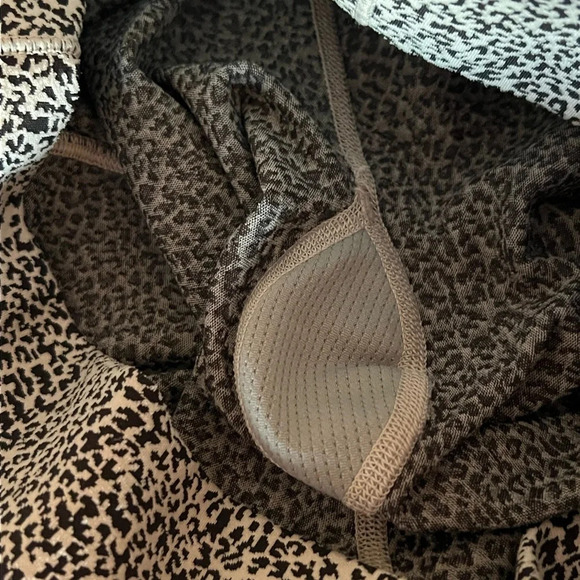 ATHLETA 🐆 Salutation Stash ll Textured Tights - Picture 5 of 6